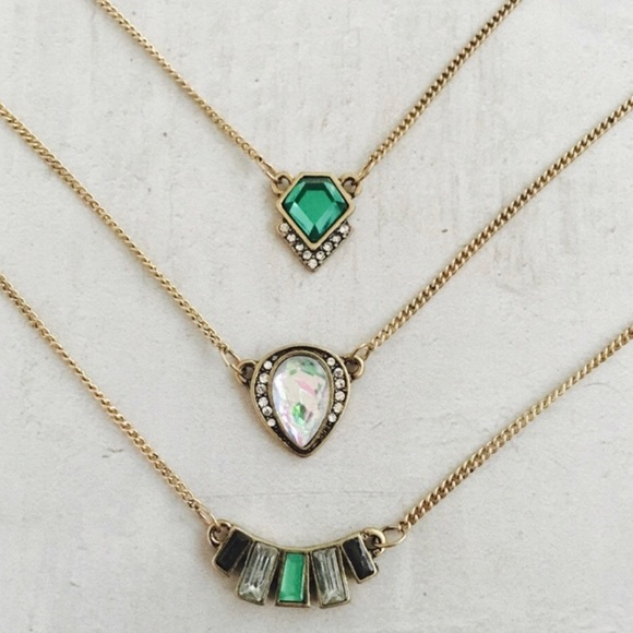 hwl boutique Jewelry - NEW! Emerald green layered necklace